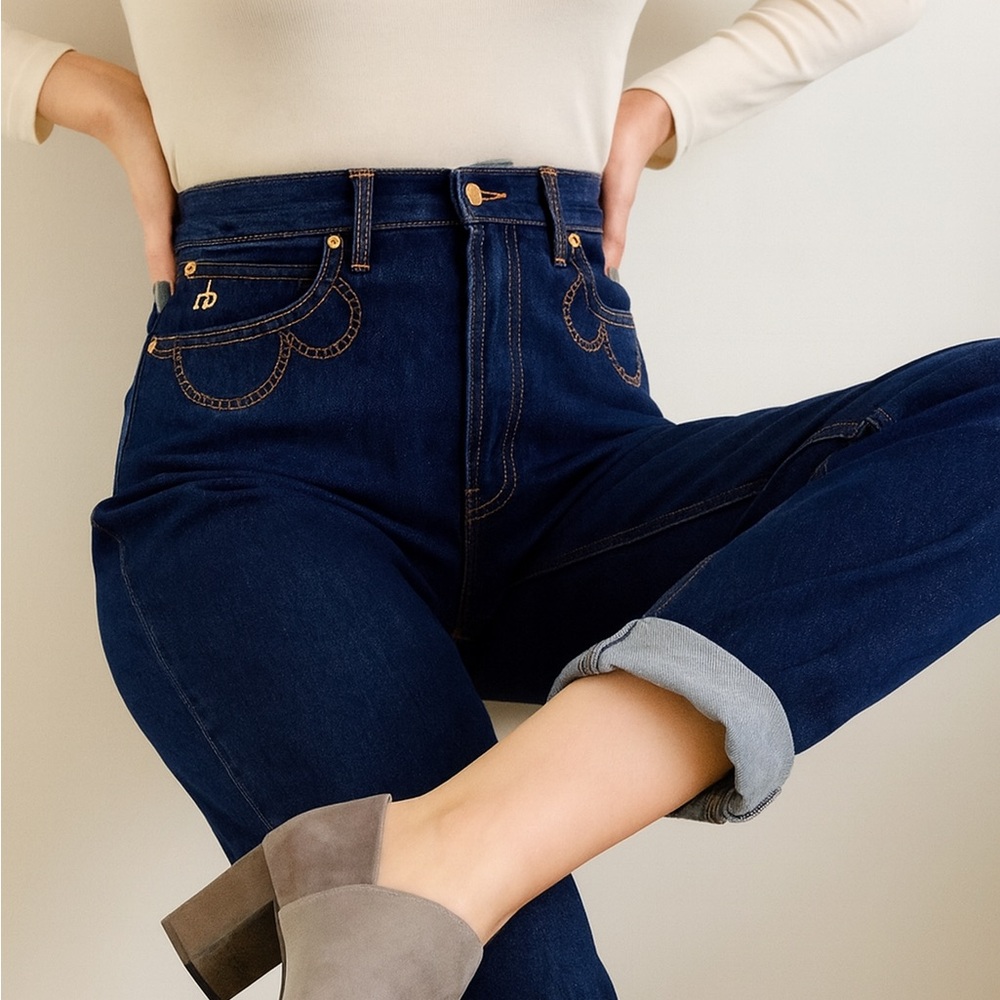 [8] Roccobarocco NWOT High RiseJeans Vintage Mom 90s Denim gold detail dark wash